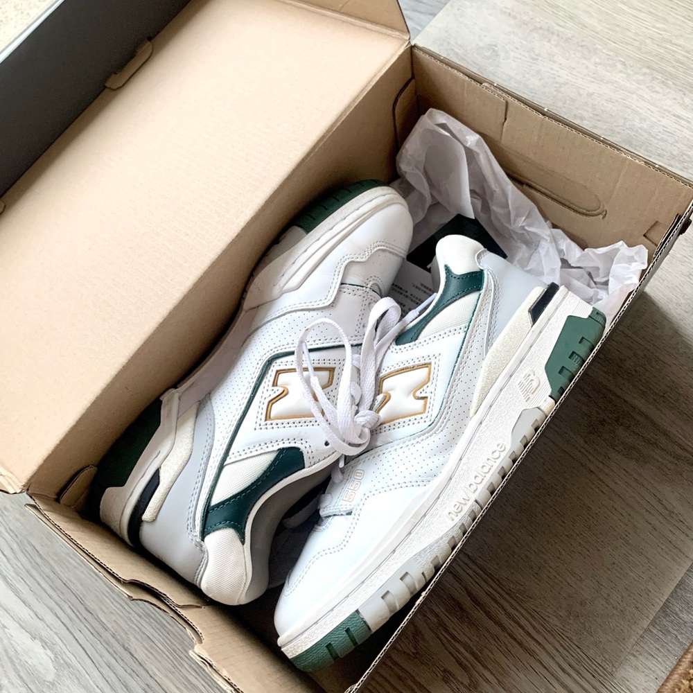 New Balance 550 “Nightwatch Green” size W7